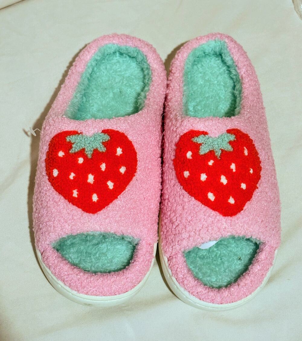 Strawberry Plush Fleece House Slippers - nwot